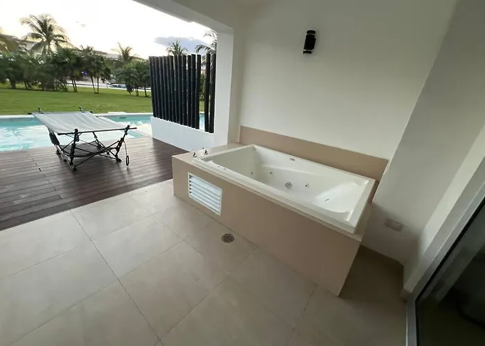 Oceanfront Walkout Pool Mareazul La Casa Bonita *